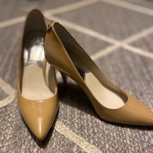 Michael Kors Nude Pump